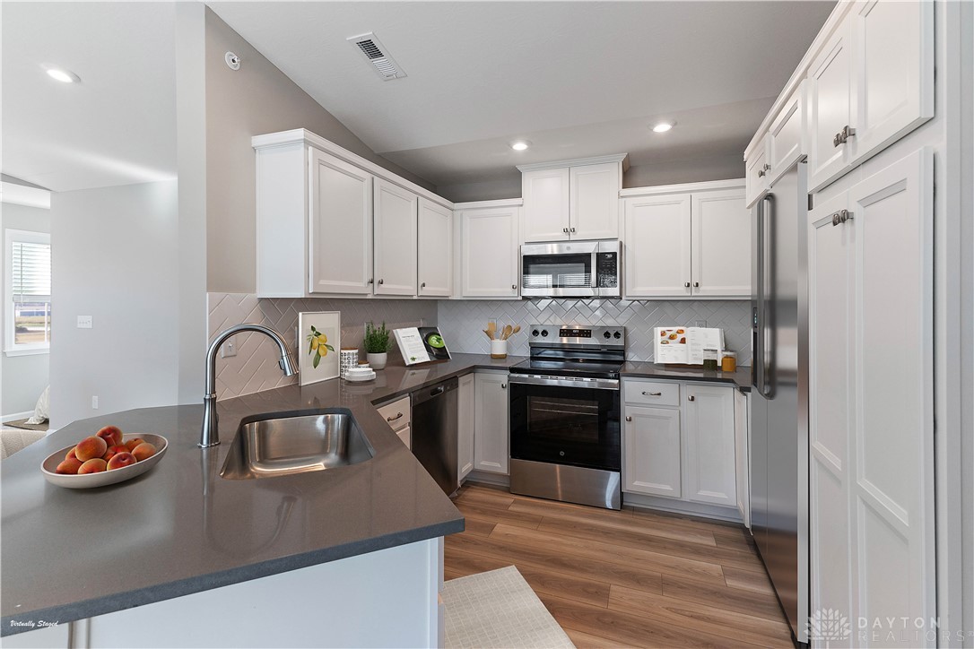 413 Bethpage Way 7-300