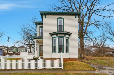 Photo of 1417 W Main Street, Springfield, OH 45504 (MLS # 949866)