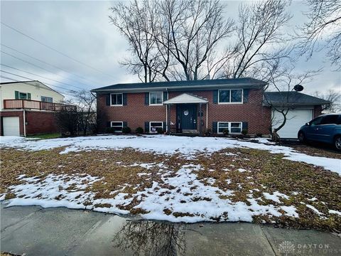 Photo of 420 Goldleaf Avenue, Vandalia, OH 45377 (MLS # 952234)