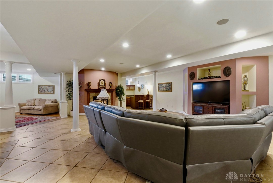 Liberty Twp, Ohio, 45044, United States, 4 Bedrooms Bedrooms, ,5 BathroomsBathrooms,Residential,Active,2041817