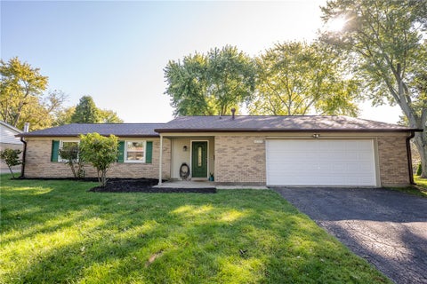 Photo of 265 Waterford Drive, Centerville, OH 45458 (MLS # 970017)