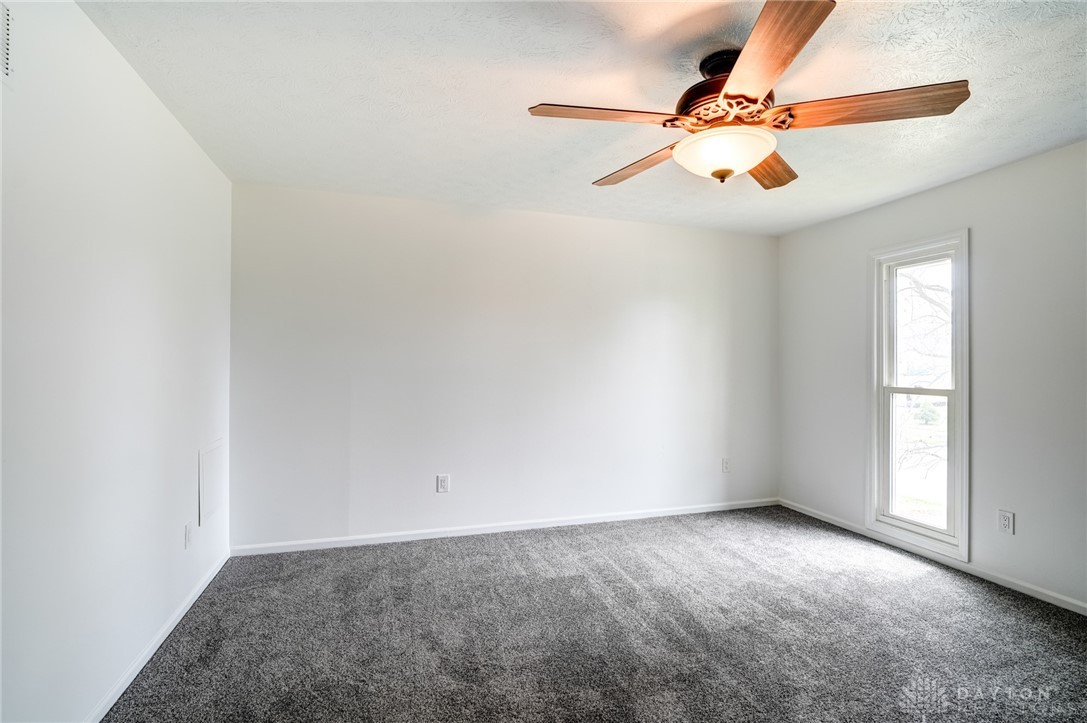2431 Red Coach Drive, Springfield, Ohio image 21