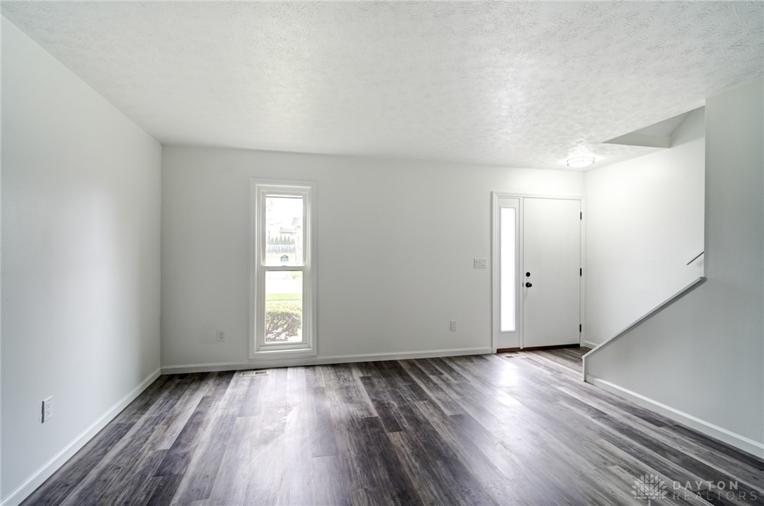 2431 Red Coach Drive, Springfield, Ohio image 6