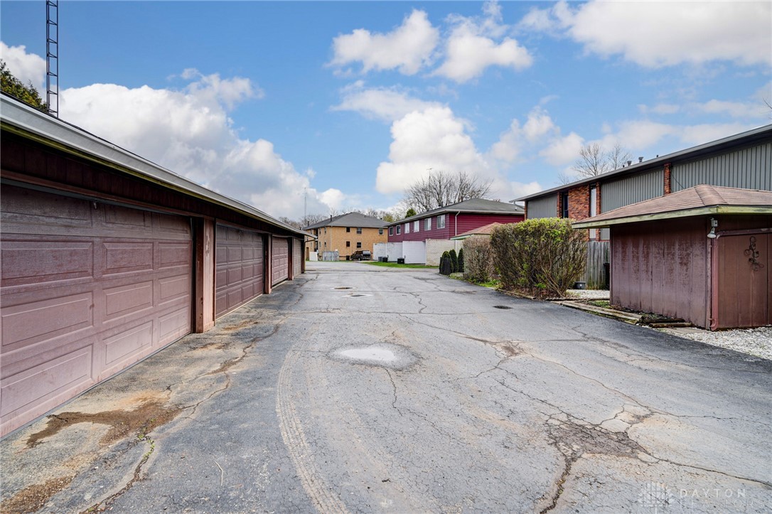 2431 Red Coach Drive, Springfield, Ohio image 25