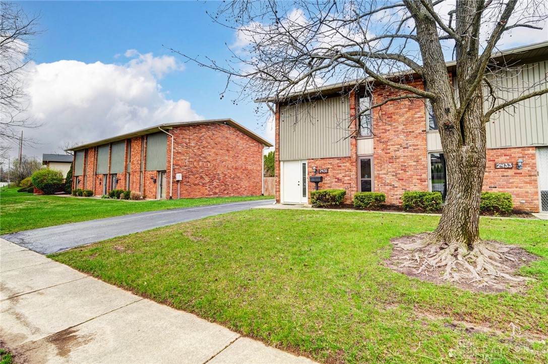 2431 Red Coach Drive, Springfield, Ohio image 3