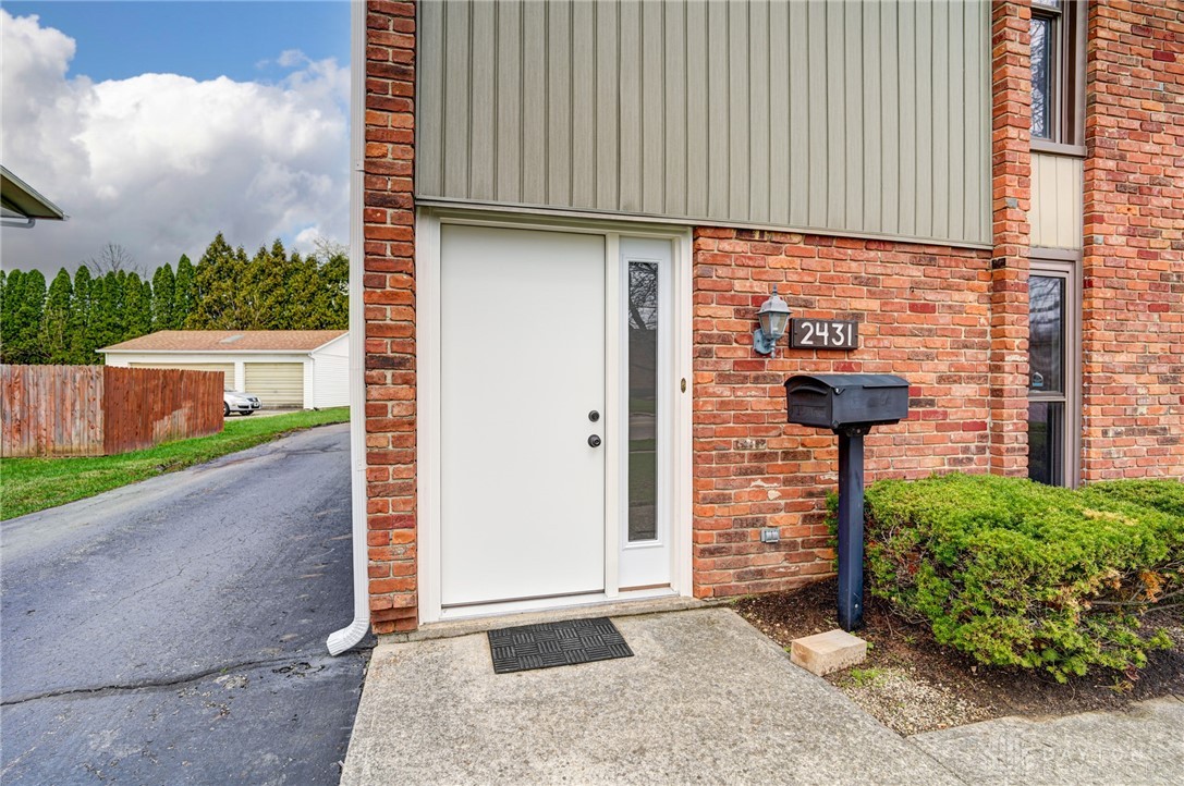 2431 Red Coach Drive, Springfield, Ohio image 4