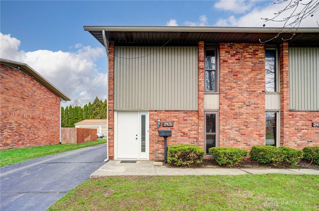 2431 Red Coach Drive, Springfield, Ohio image 1