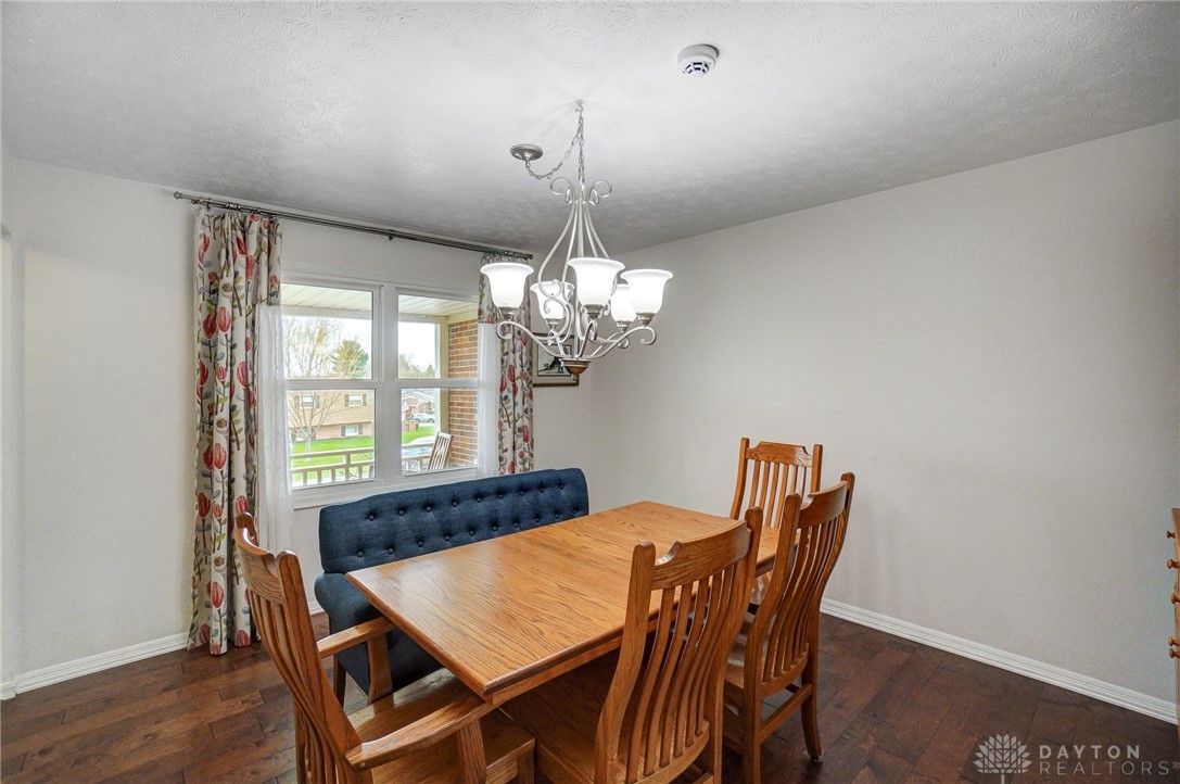 532 Suncrest Drive, Springfield, Ohio image 25