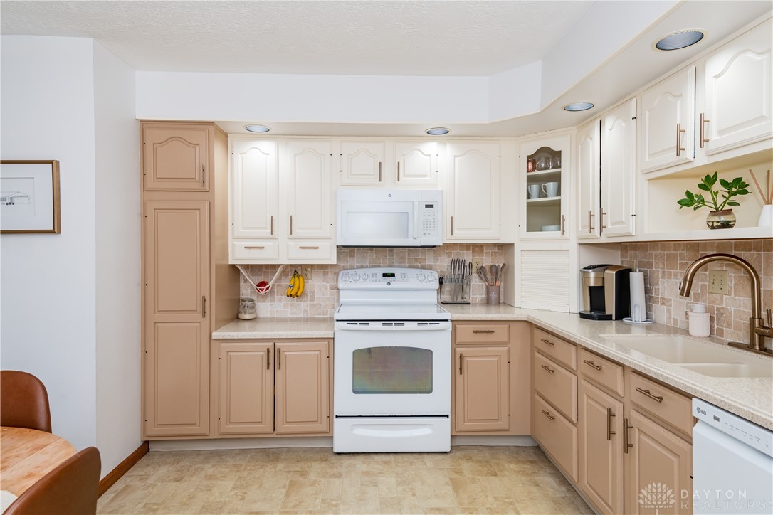 260 Wistowa Trail, Beavercreek, Ohio image 15