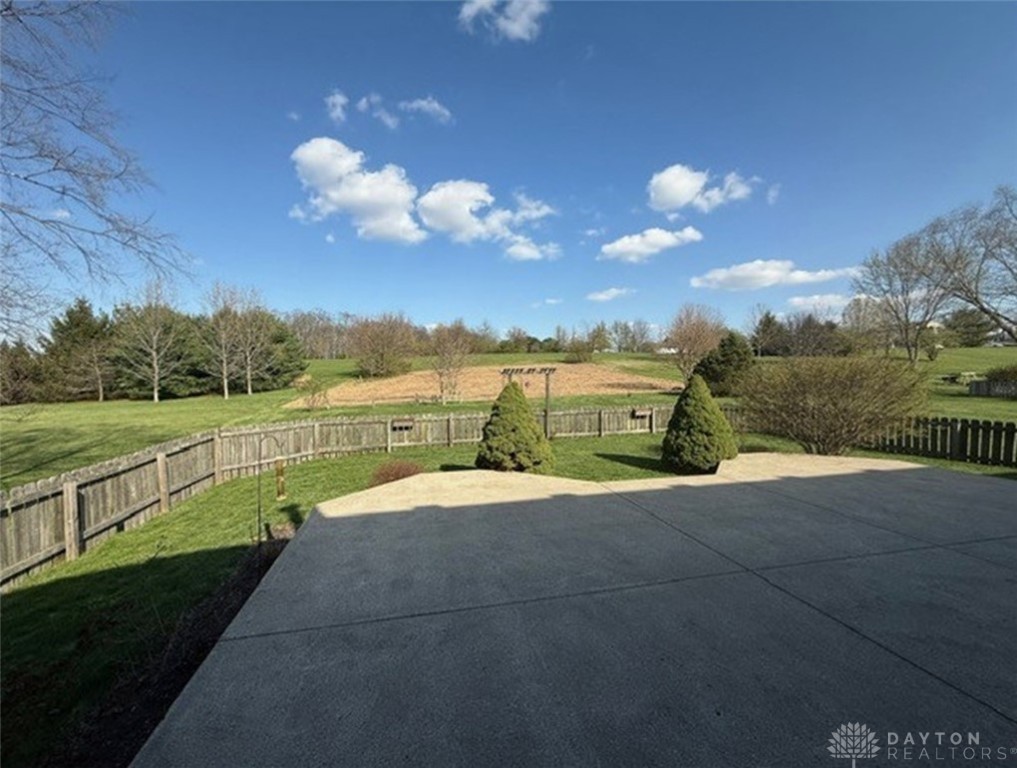 2019 Highlander Drive, Xenia, Ohio image 4