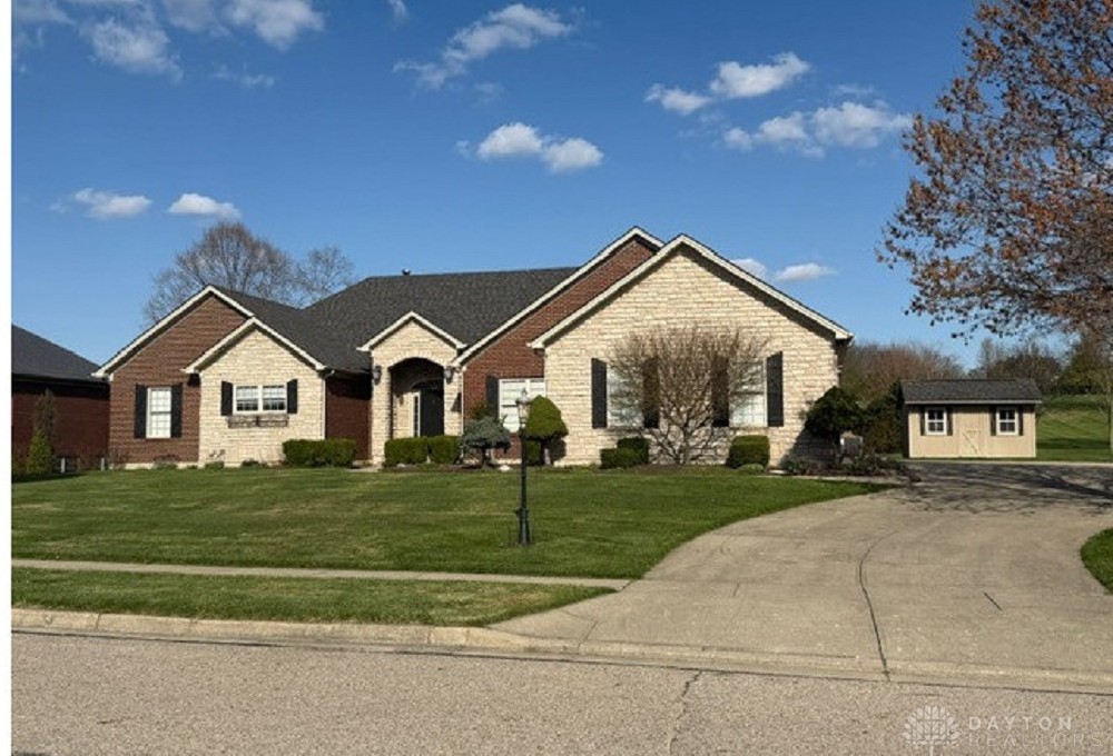 2019 Highlander Drive, Xenia, Ohio image 3