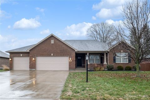 Photo of 110 Eagle Ridge Drive, Carlisle, OH 45005 (MLS # 949204)