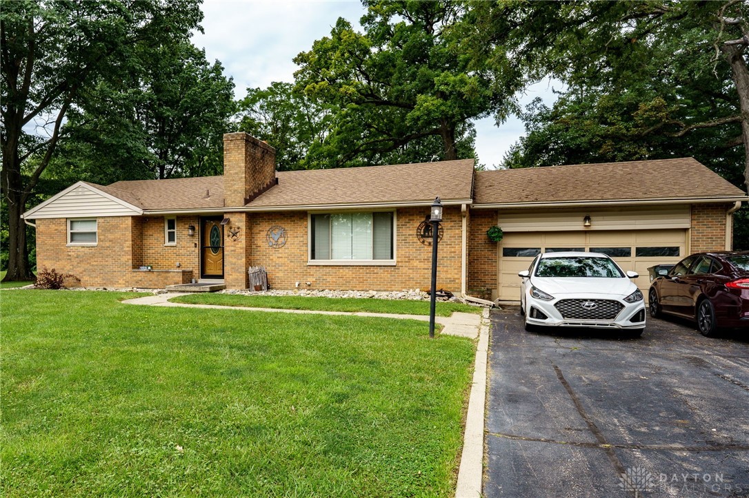 6165 Shady Oak Street, Dayton, Ohio image 3