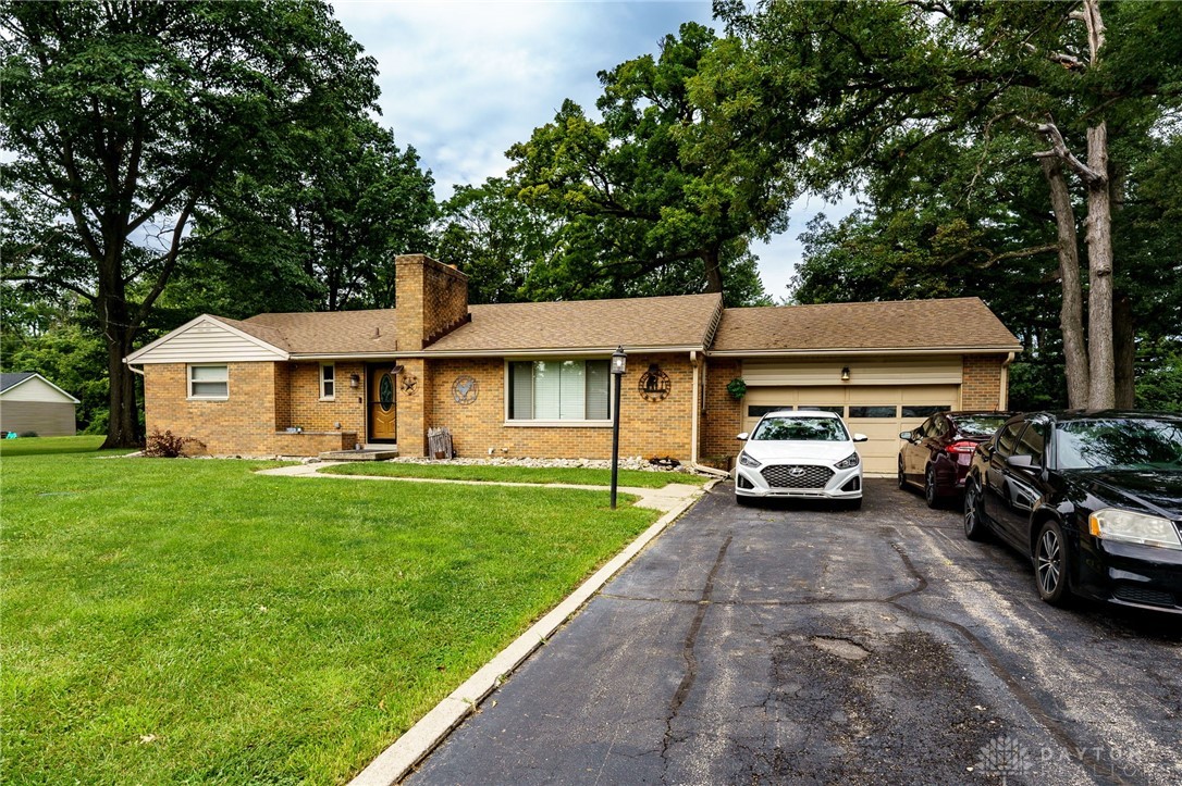 6165 Shady Oak Street, Dayton, Ohio image 2