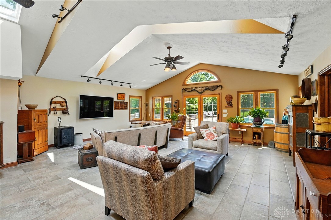 1160 Whispering Woods Lane, Springboro, Ohio image 16