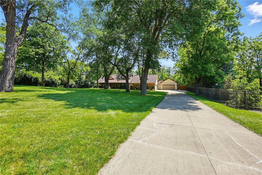 1160 Whispering Woods Lane, Springboro, Ohio image 8