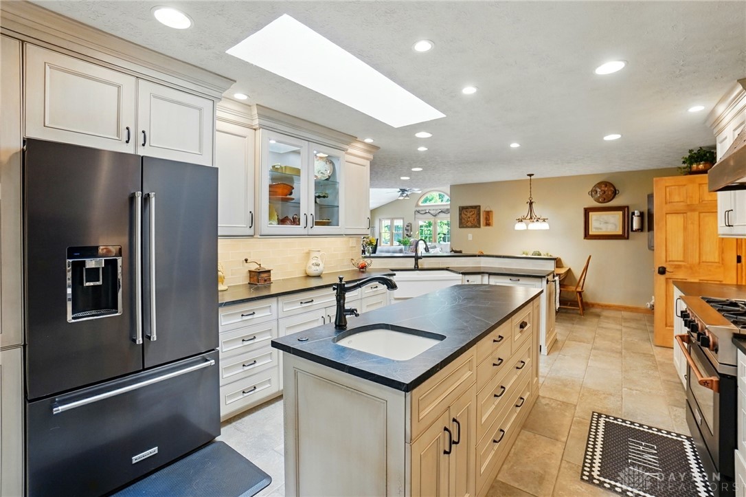 1160 Whispering Woods Lane, Springboro, Ohio image 21