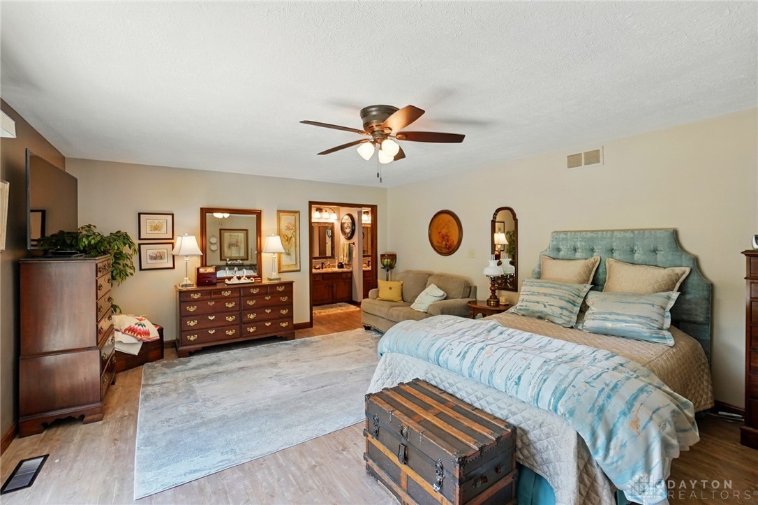 1160 Whispering Woods Lane, Springboro, Ohio image 29