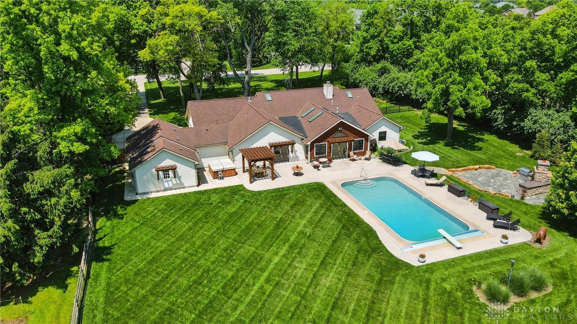 1160 Whispering Woods Lane, Springboro, Ohio image 4