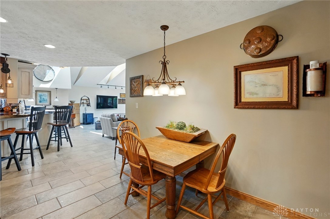 1160 Whispering Woods Lane, Springboro, Ohio image 25