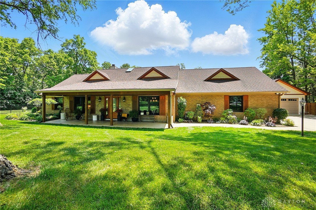 1160 Whispering Woods Lane, Springboro, Ohio image 2