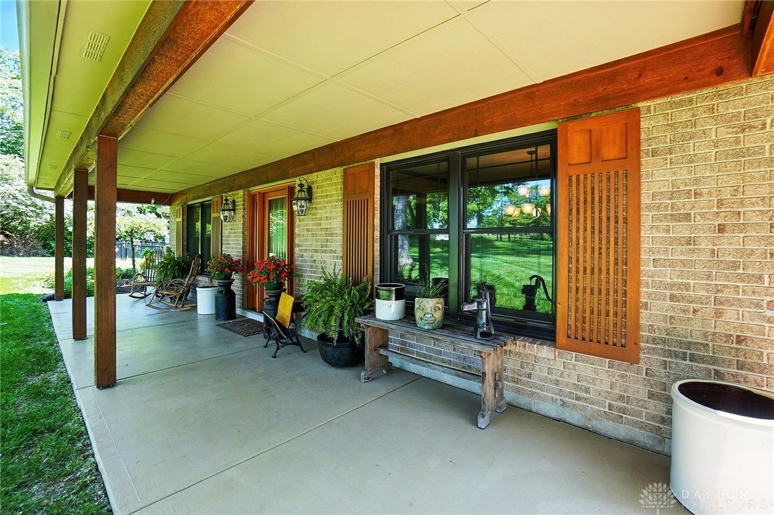 1160 Whispering Woods Lane, Springboro, Ohio image 9
