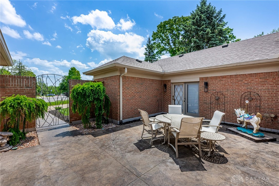 1785 Far Hills Avenue, Oakwood, Ohio image 3