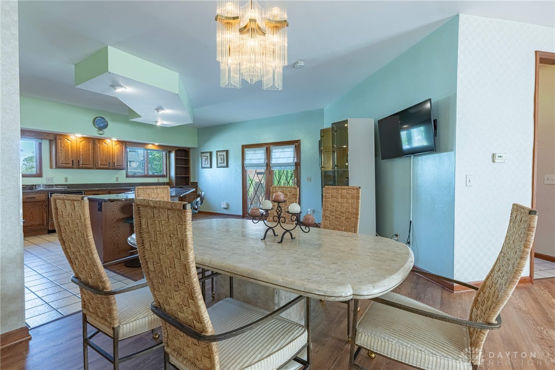 1785 Far Hills Avenue, Oakwood, Ohio image 11