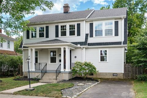 Photo of 1809 Shroyer Road, Oakwood, OH 45419 (MLS # 934884)