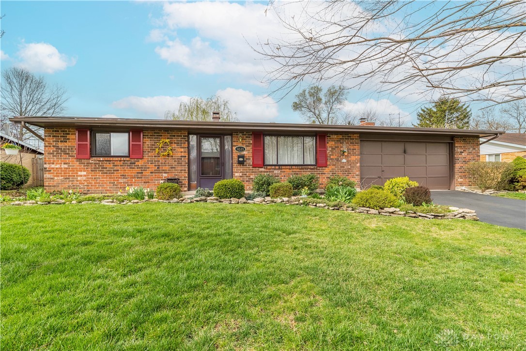 1021 Heathwood Drive, Englewood, Ohio image 27