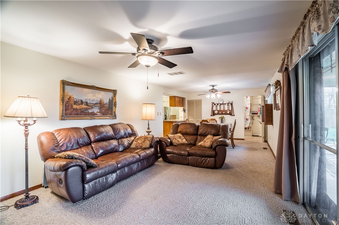 1021 Heathwood Drive, Englewood, Ohio image 10