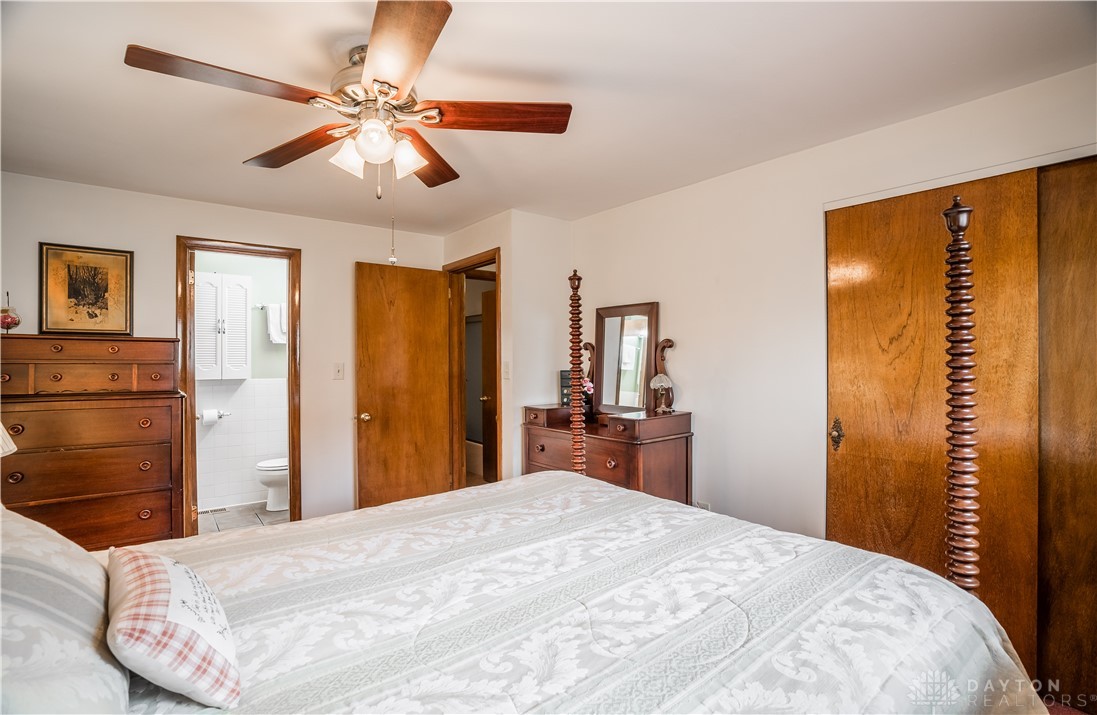1021 Heathwood Drive, Englewood, Ohio image 18