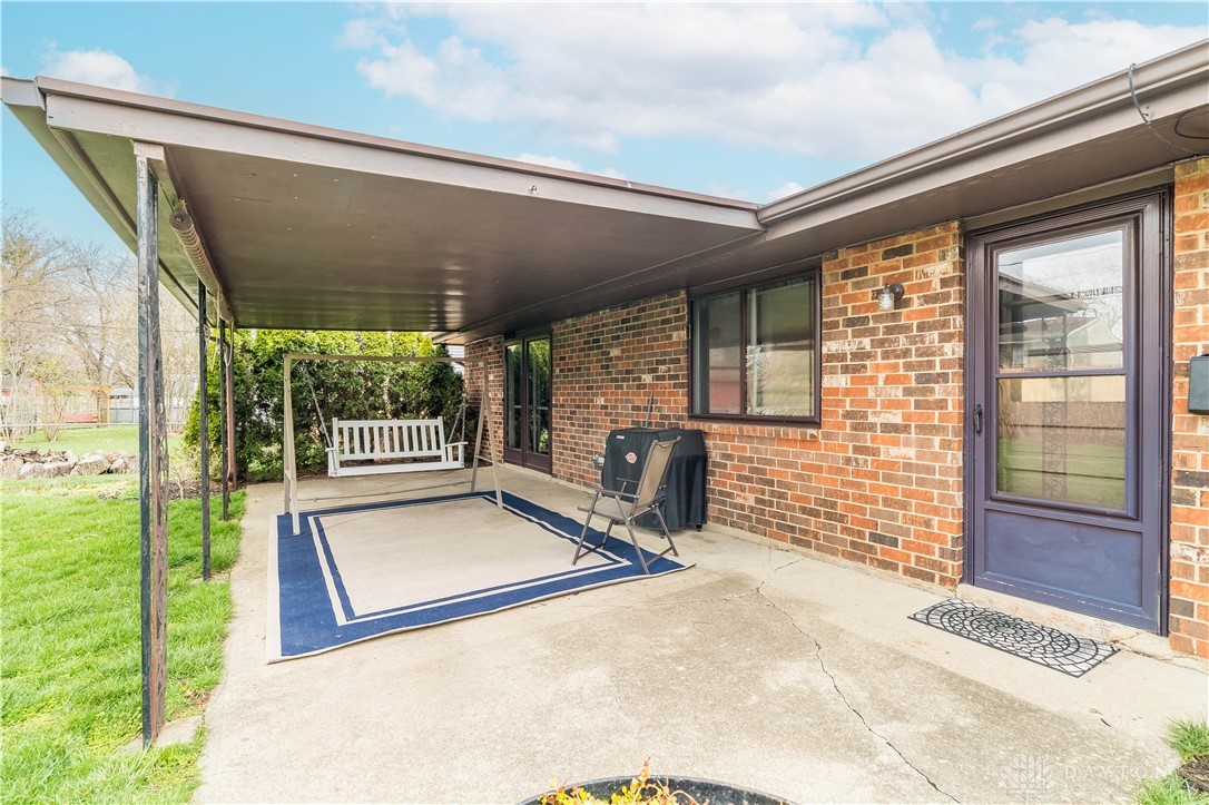 1021 Heathwood Drive, Englewood, Ohio image 24