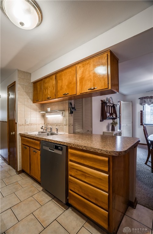 1021 Heathwood Drive, Englewood, Ohio image 7