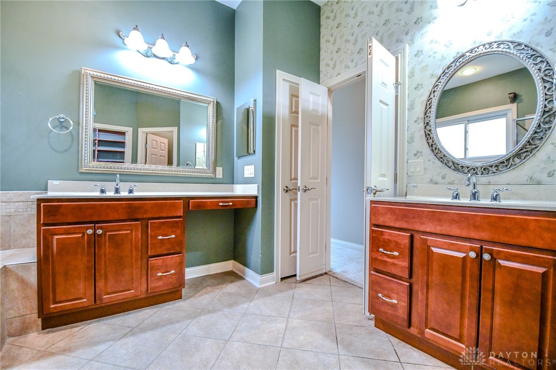 445 Clearsprings Drive, Springboro, Ohio image 24