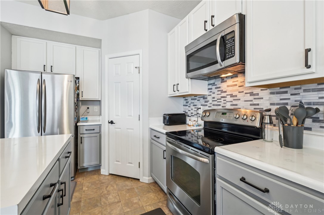 2403 Gerard Court, Fairborn, Ohio image 10