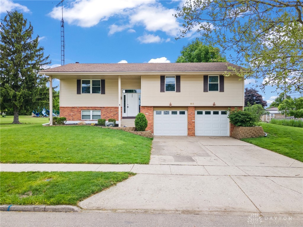 817 Dartmouth Road, Troy, Ohio image 2