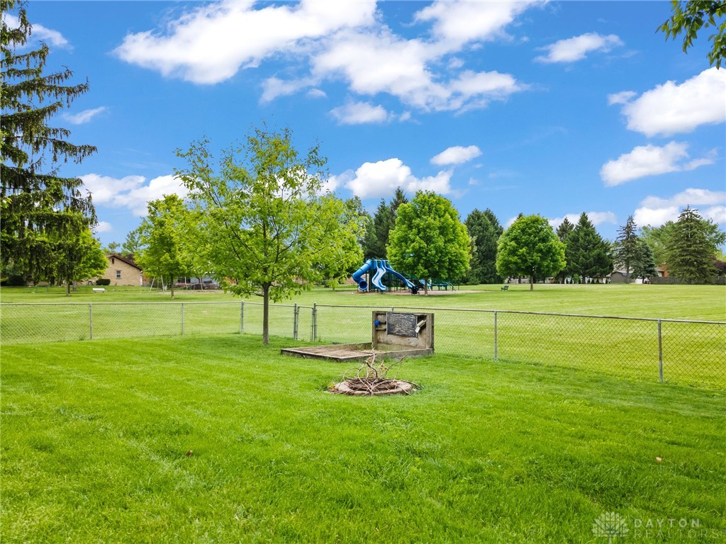 817 Dartmouth Road, Troy, Ohio image 10