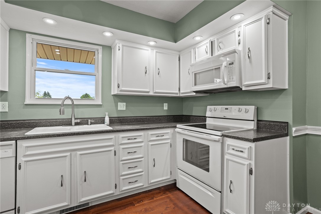 817 Dartmouth Road, Troy, Ohio image 28