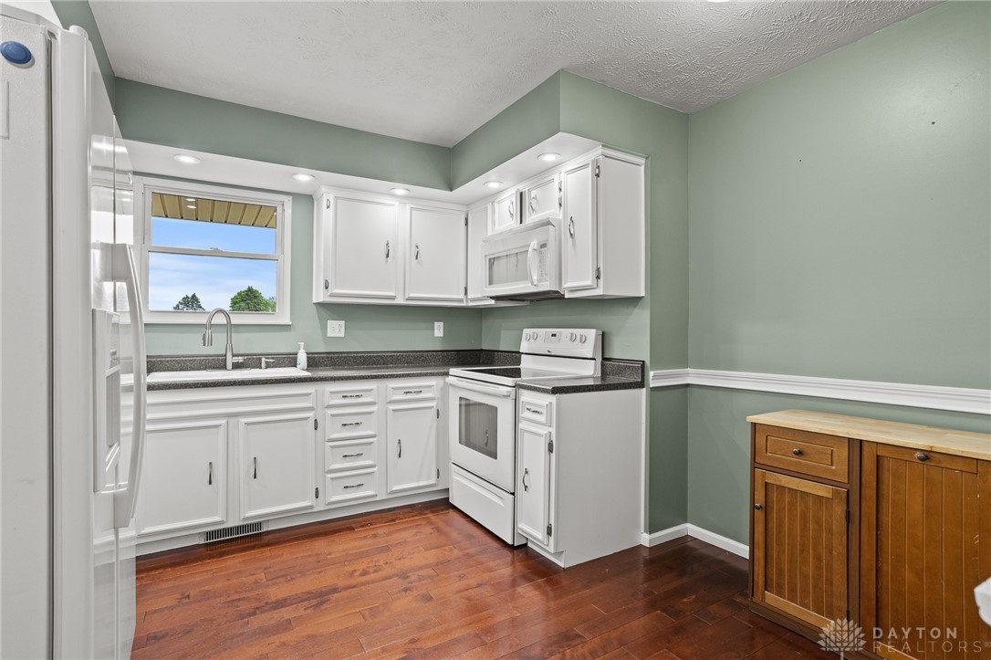 817 Dartmouth Road, Troy, Ohio image 29