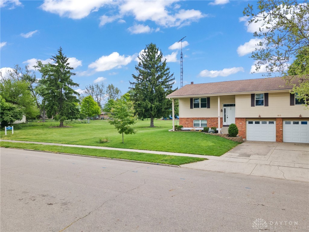817 Dartmouth Road, Troy, Ohio image 3