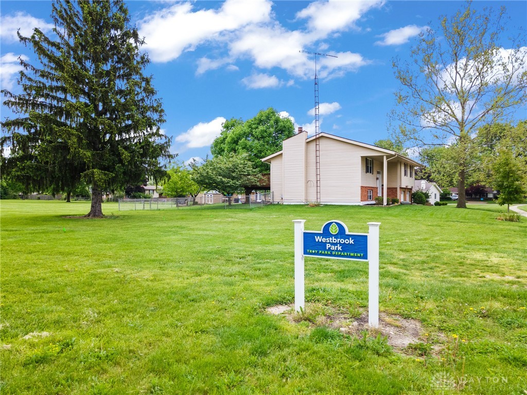 817 Dartmouth Road, Troy, Ohio image 4