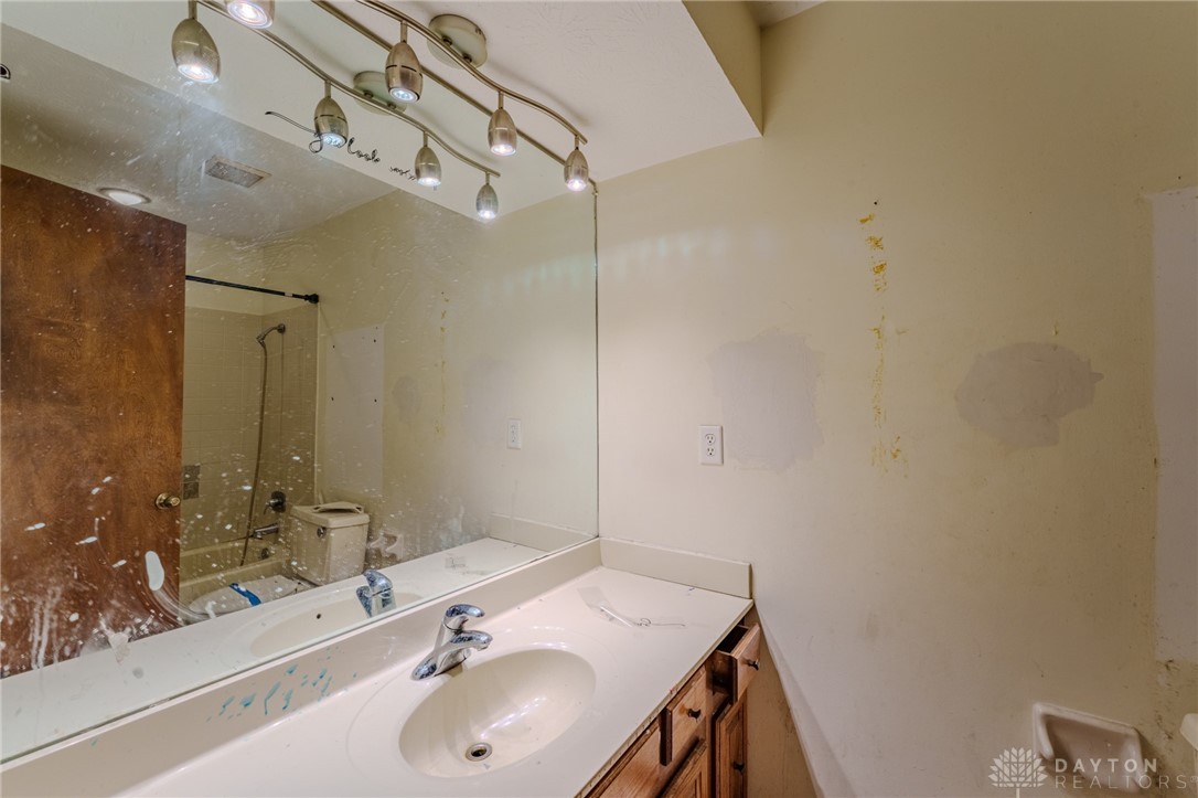 7221 Showplace Drive, Dayton, Ohio image 29