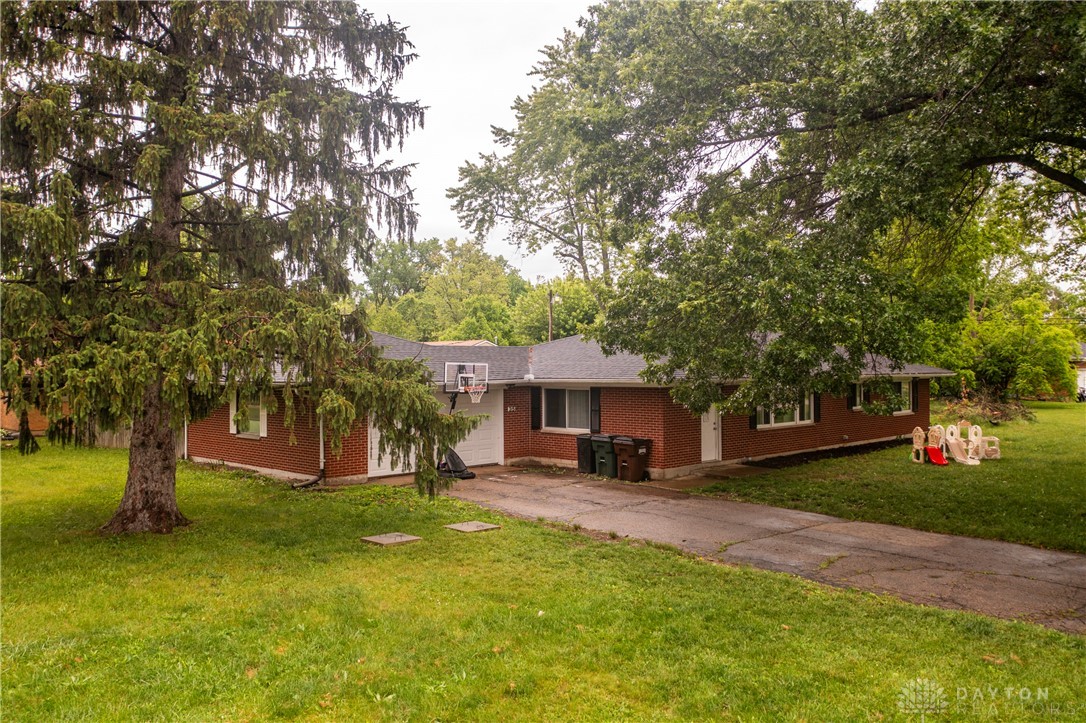 35 Vinewood Court, Clayton, Ohio image 41
