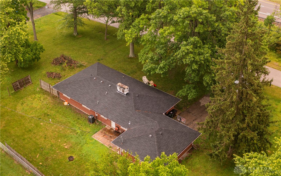35 Vinewood Court, Clayton, Ohio image 2