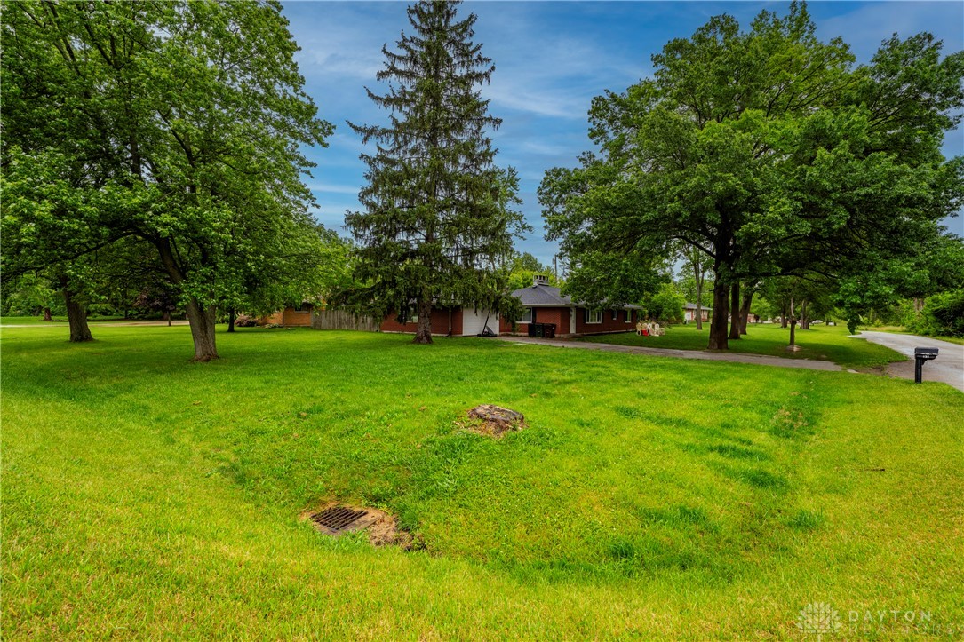 35 Vinewood Court, Clayton, Ohio image 40