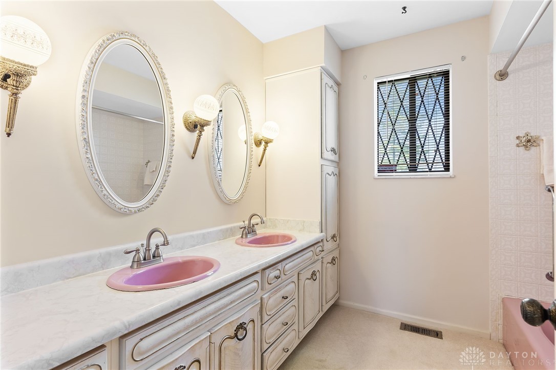 63 Beacon Hill Drive, Dayton, Ohio image 30