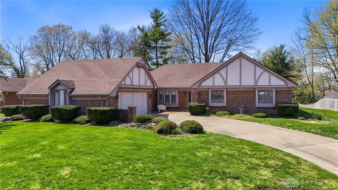 63 Beacon Hill Drive, Dayton, Ohio image 2