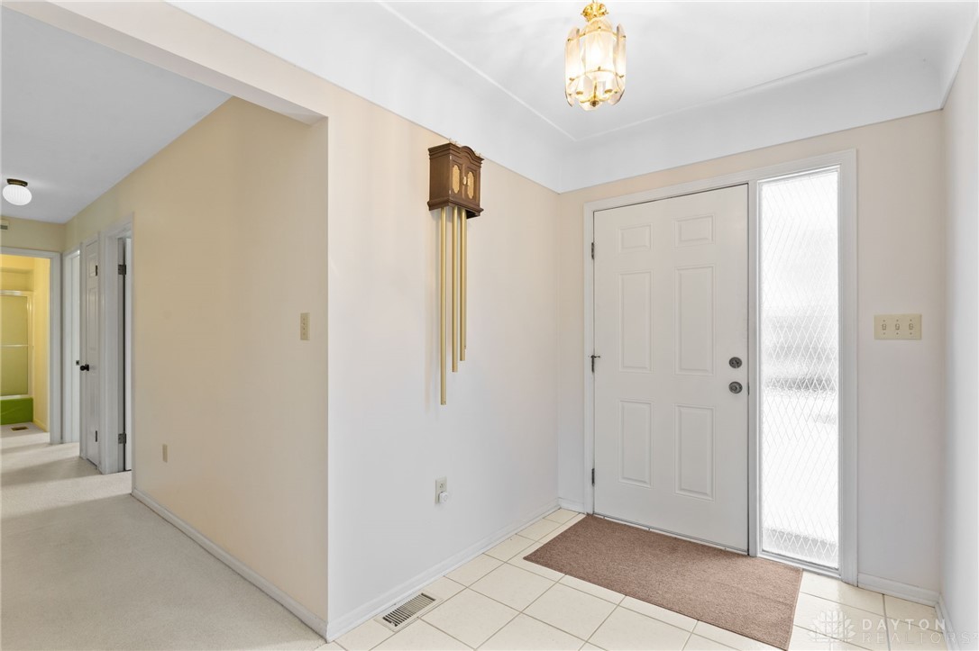 63 Beacon Hill Drive, Dayton, Ohio image 7
