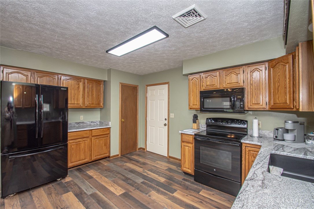 120 Valhalla Drive, Eaton, Ohio image 12